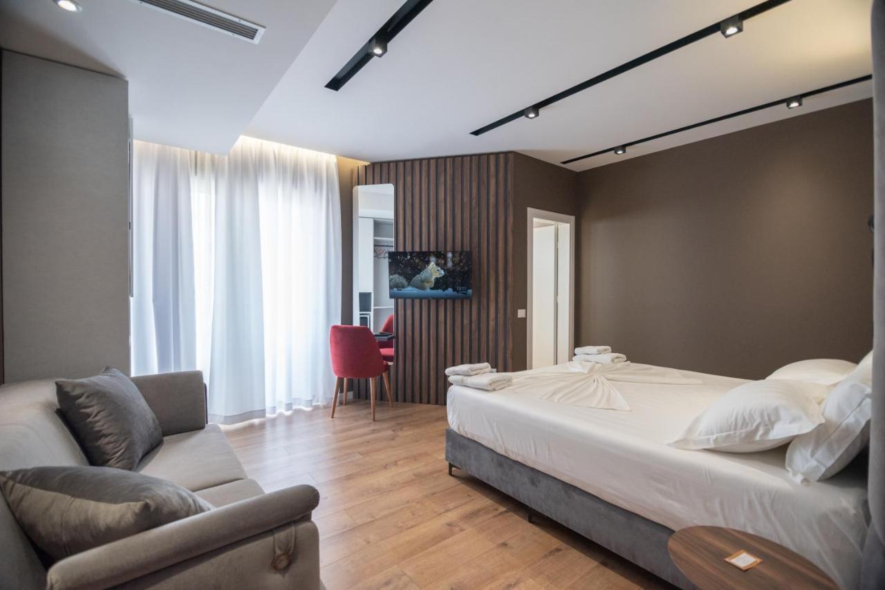 Hotel Portside Gf Vlorë Esterno foto