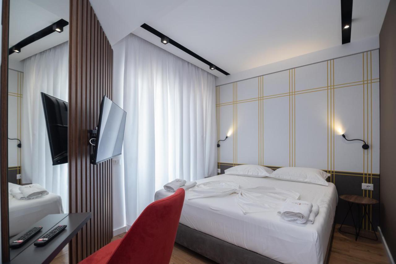 Hotel Portside Gf Vlorë Esterno foto
